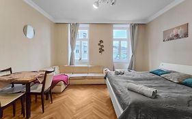 King-Size Comfort In Three Bedrooms